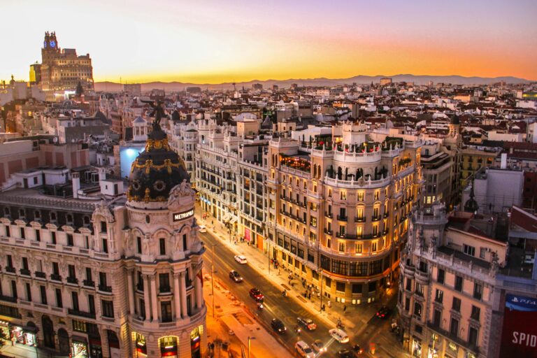 An internship Spain can save you money – why it’s an affordable option